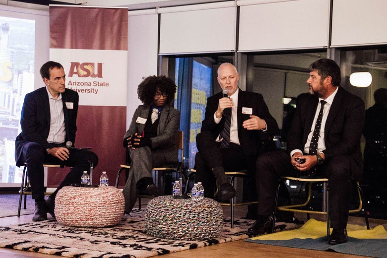 Jeff Goodell, Atyia Martin, Shade Shutters, and Derek Baxter discuss resilient cities at WeWork Reforma Latino in Mexico City.
